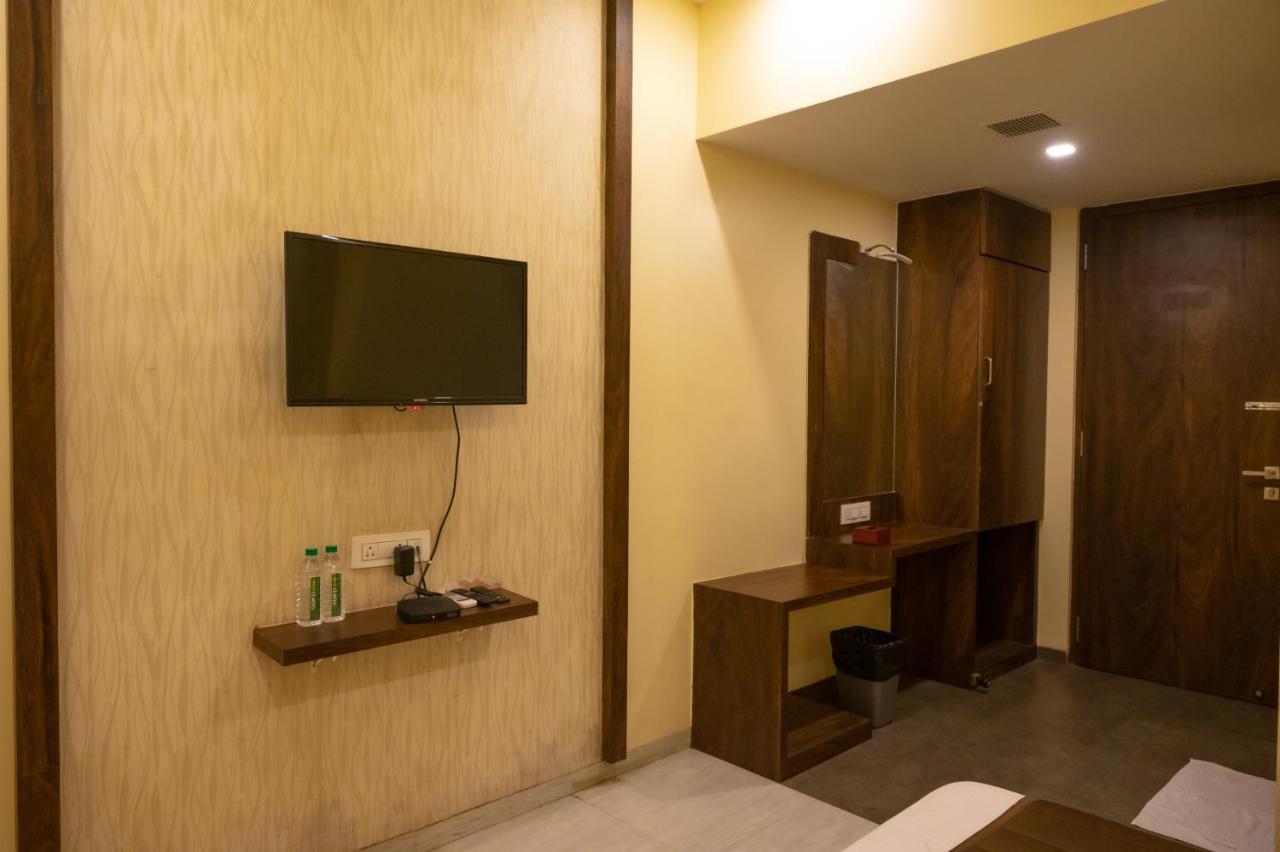 Vijaya Hill View Residency Otel Navi Mumbai Dış mekan fotoğraf